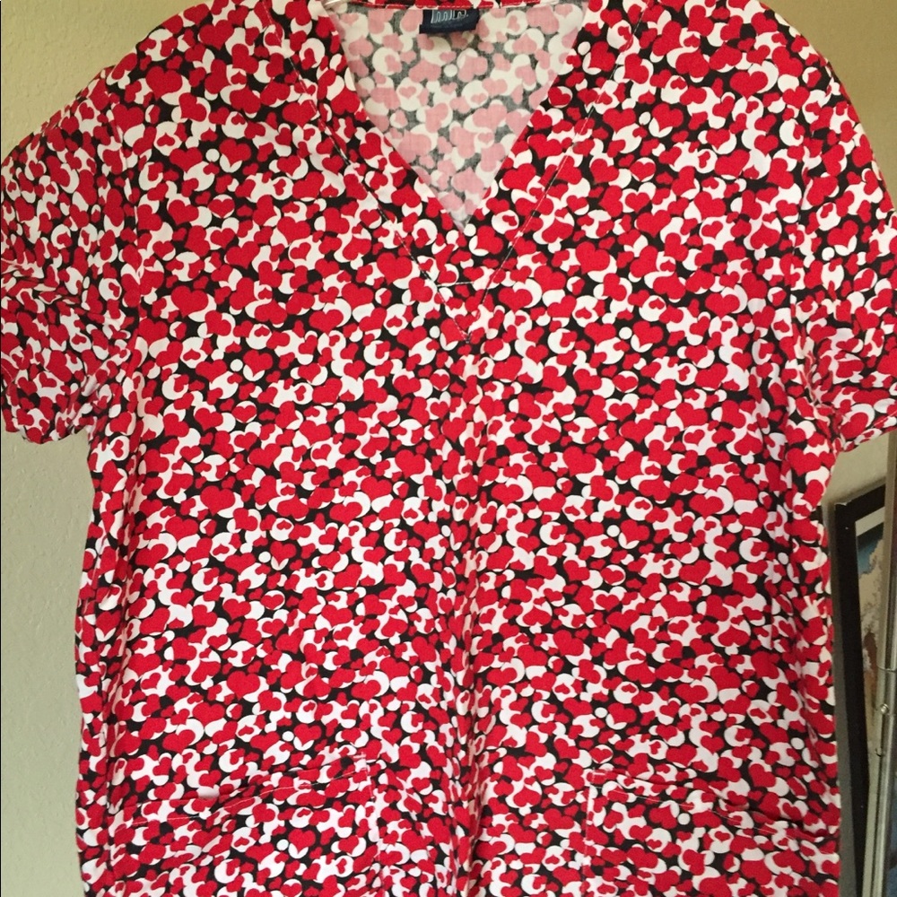 Med Gear Heart Scrub Top XS Black Red White